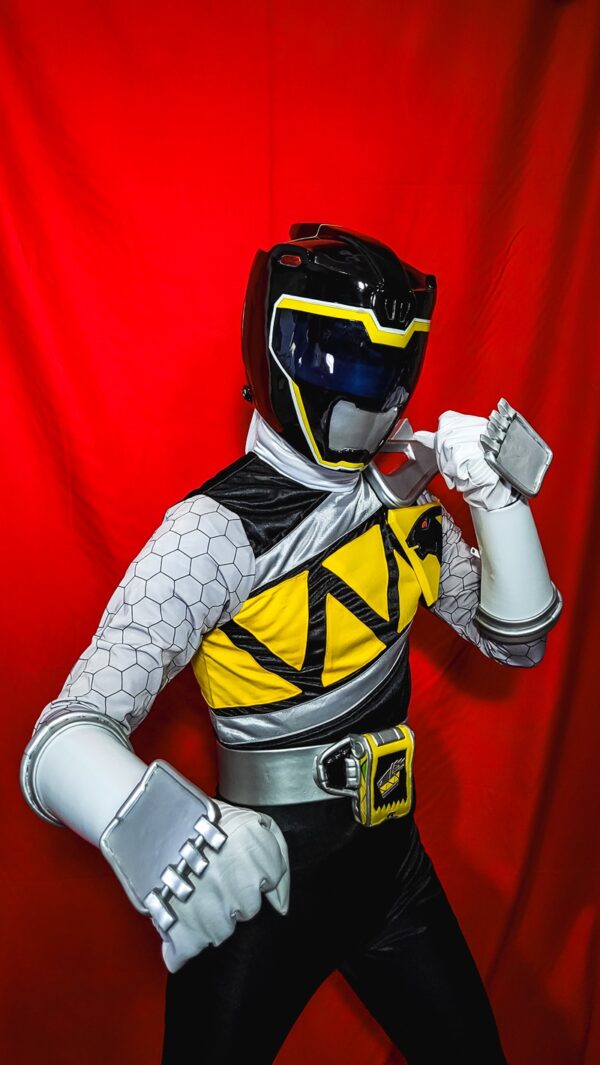 Black Kyoryuger 4