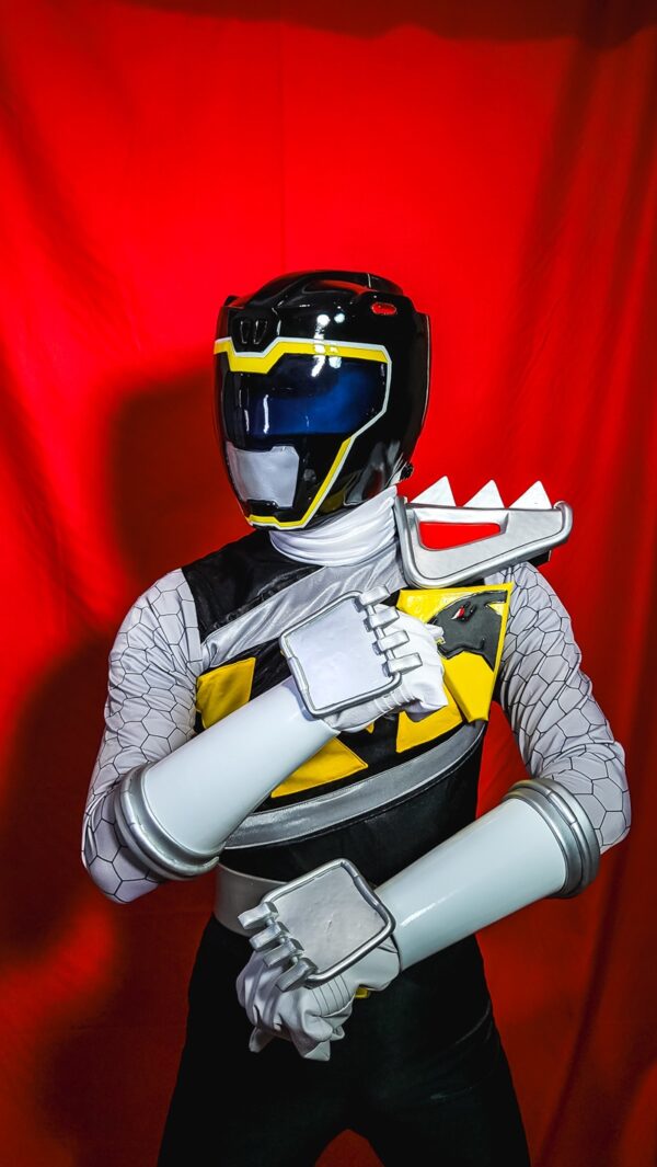 Black Kyoryuger costume 3