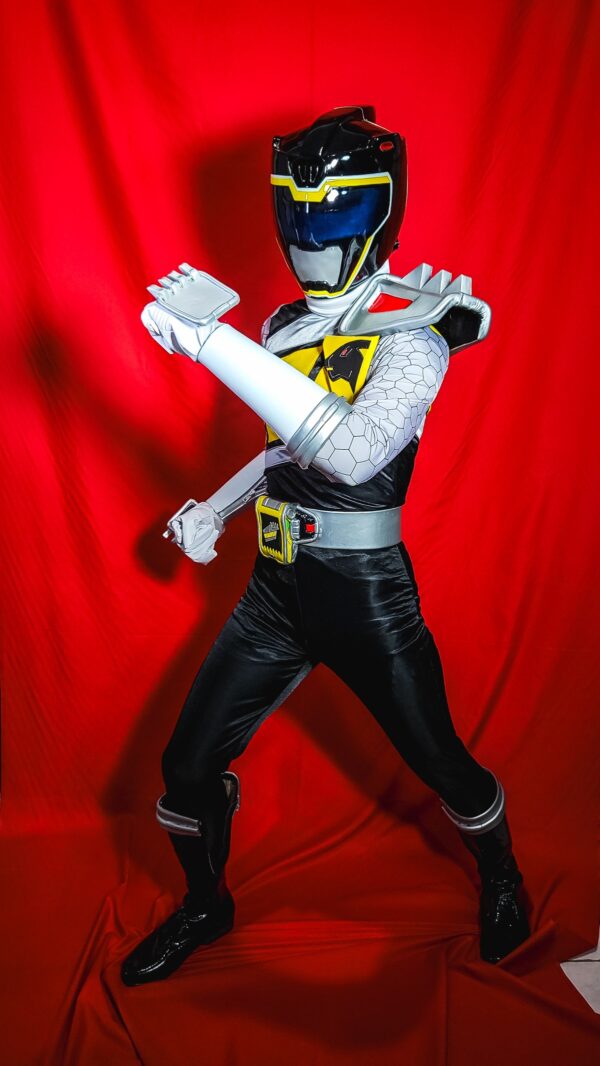 Black Kyoryuger costume