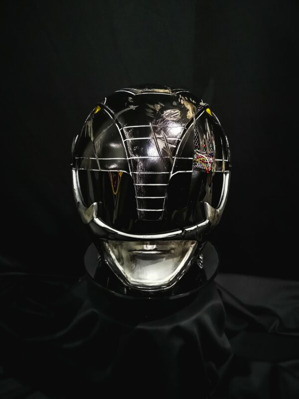 helmet black MMPR damaged 1 (1)