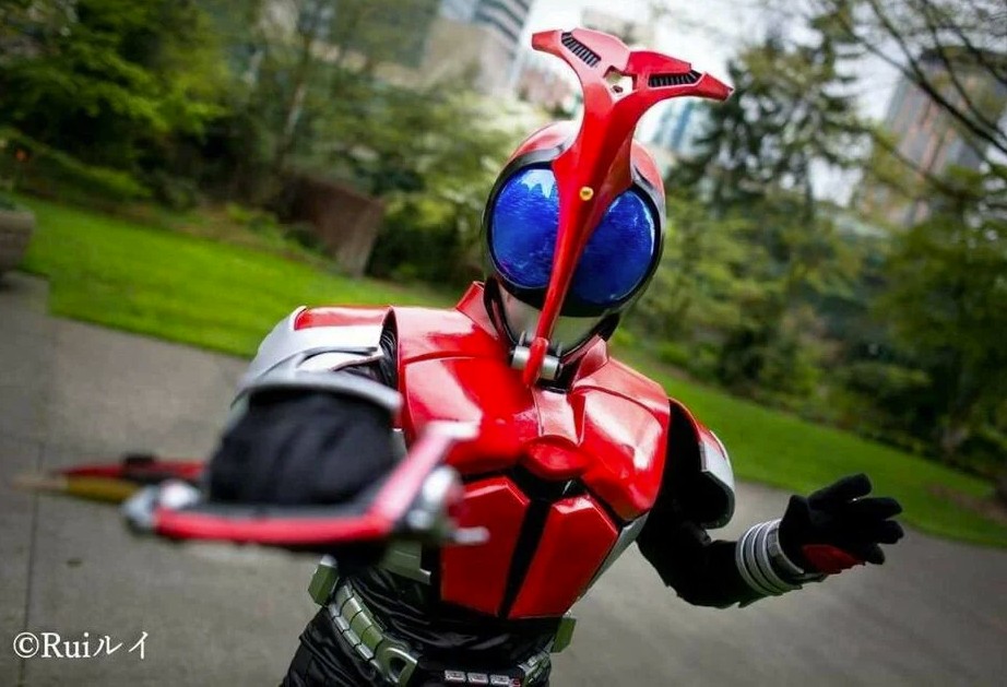 kamen rider kabuto helmet (1)