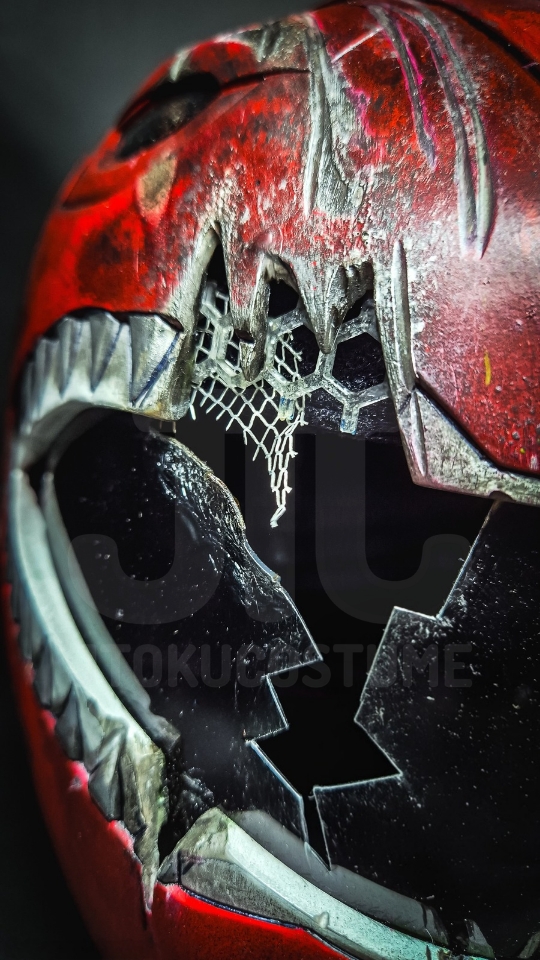Red Mighty Morphin MMPR Power Rangers Helmet Battle Damage version - Image 3