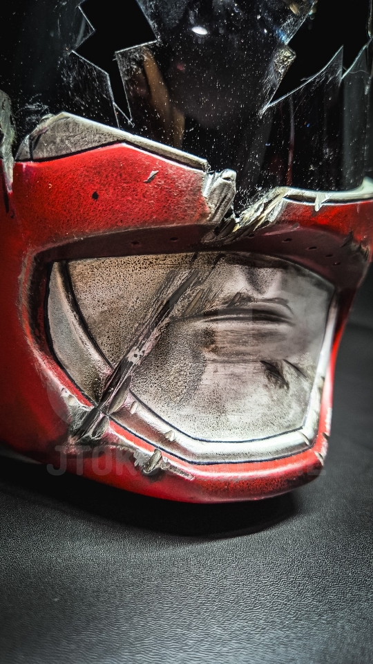 Red Mighty Morphin MMPR Power Rangers Helmet Battle Damage version - Image 11