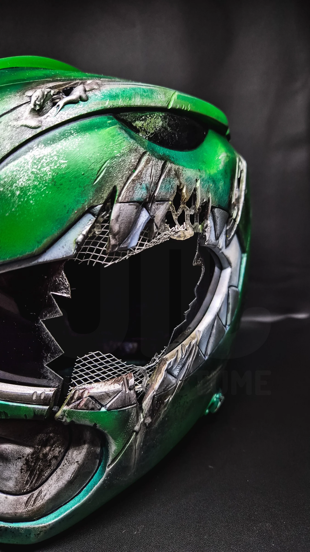 Green Mighty Morphin MMPR Ranger Helmet Battle Damage version - Image 2
