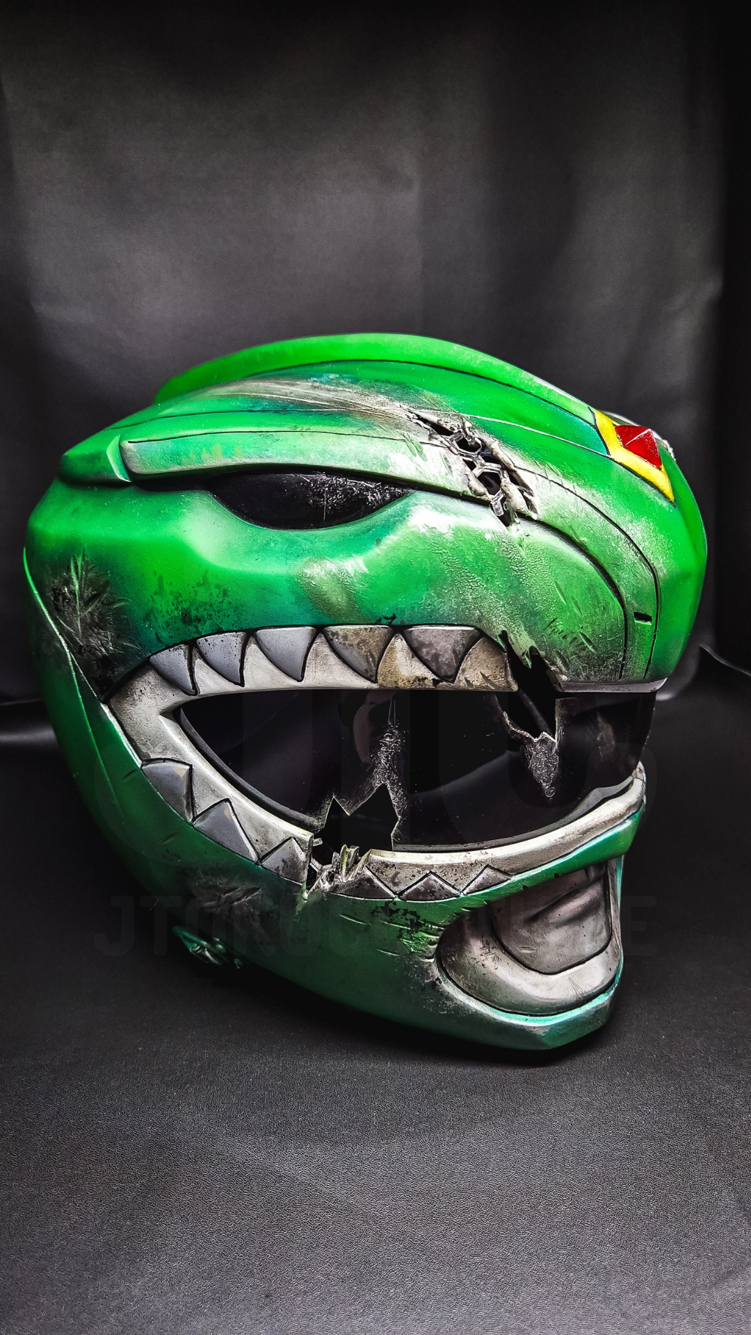 Green Mighty Morphin MMPR Ranger Helmet Battle Damage version - Image 5
