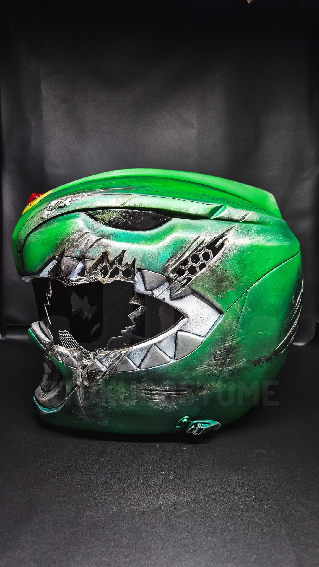 Green Mighty Morphin MMPR Ranger Helmet Battle Damage version - Image 7